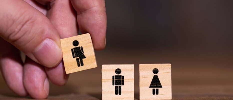Trotz neuer Geschlechtskategorie müssen Diskriminierungen im Alltag durch zunehmende Akzeptanz in der Bevölkerung abnehmen. | © M.Dörr & M.Frommherz - stock.ad